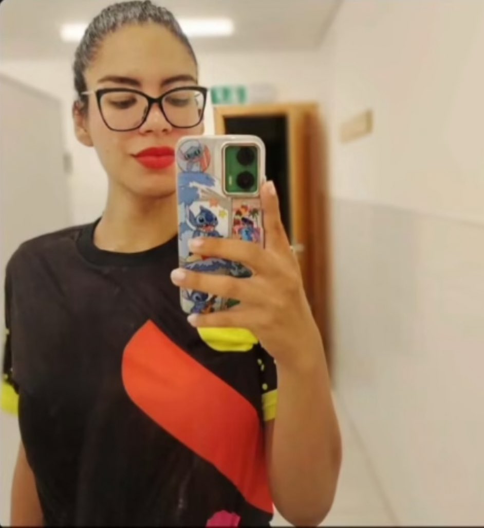 kaarolzx tweet media