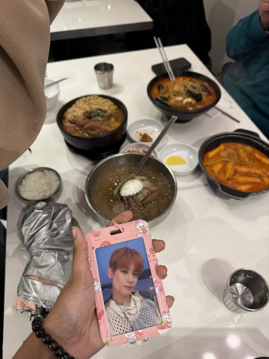 swan˙𖦹•🌷 tweet media