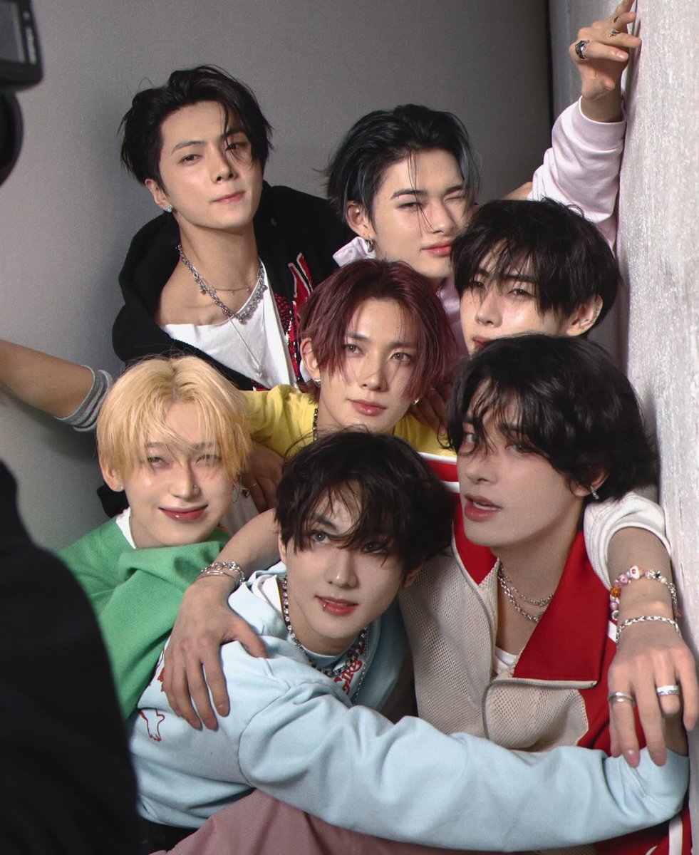 ‎ joanna ꫂ᭪ tweet media