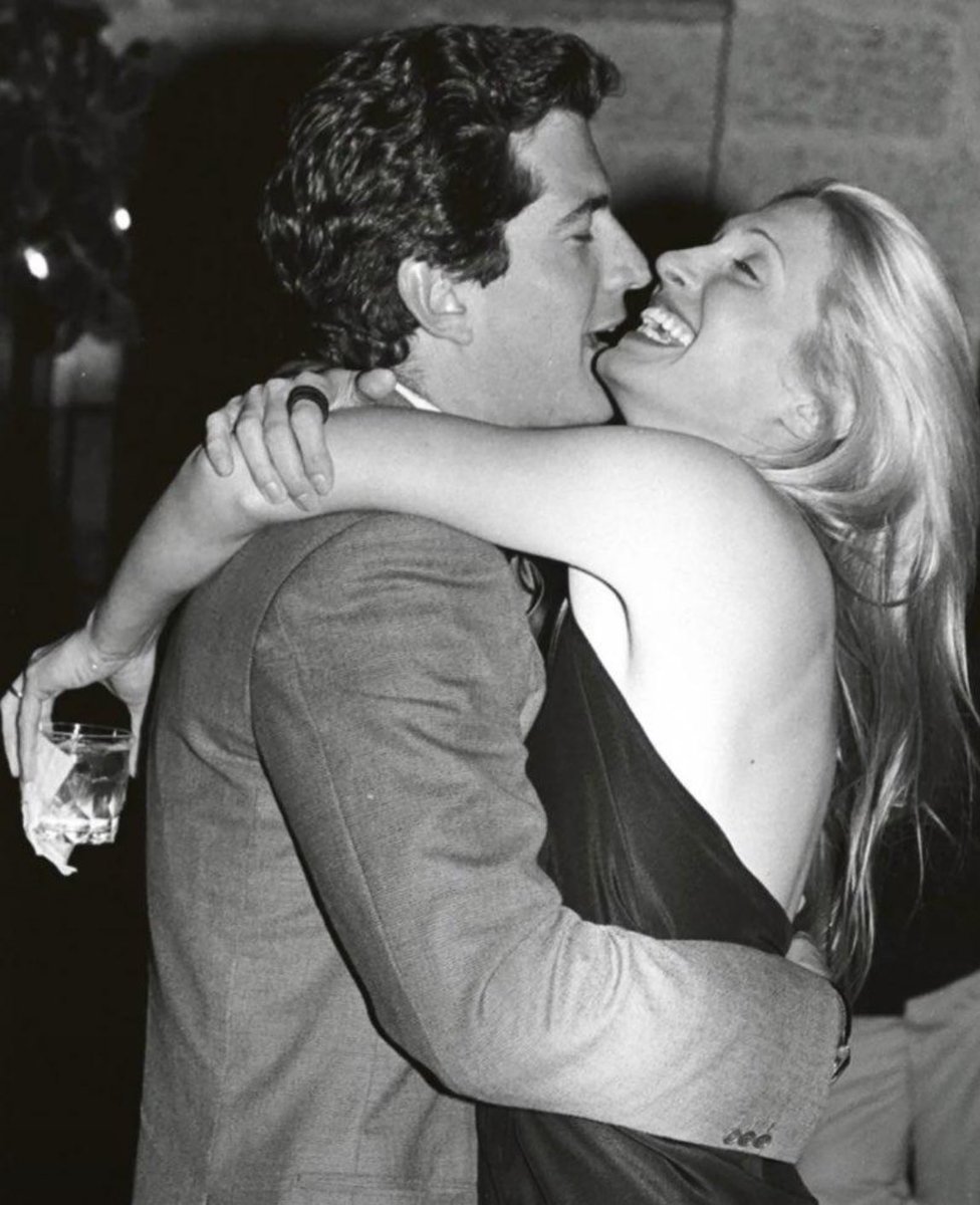 Letícia //🖤😔 tweet media