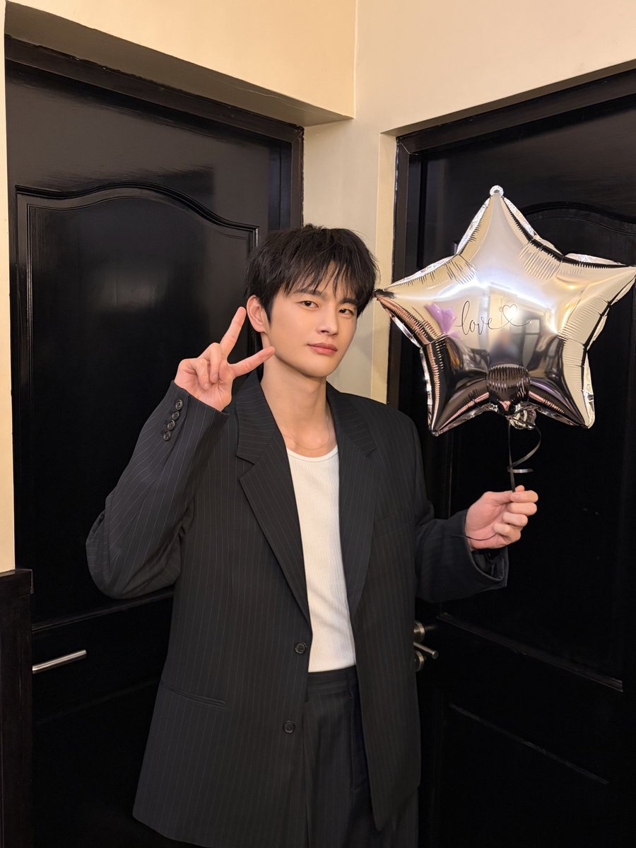 서인국 (SEO IN GUK) tweet media