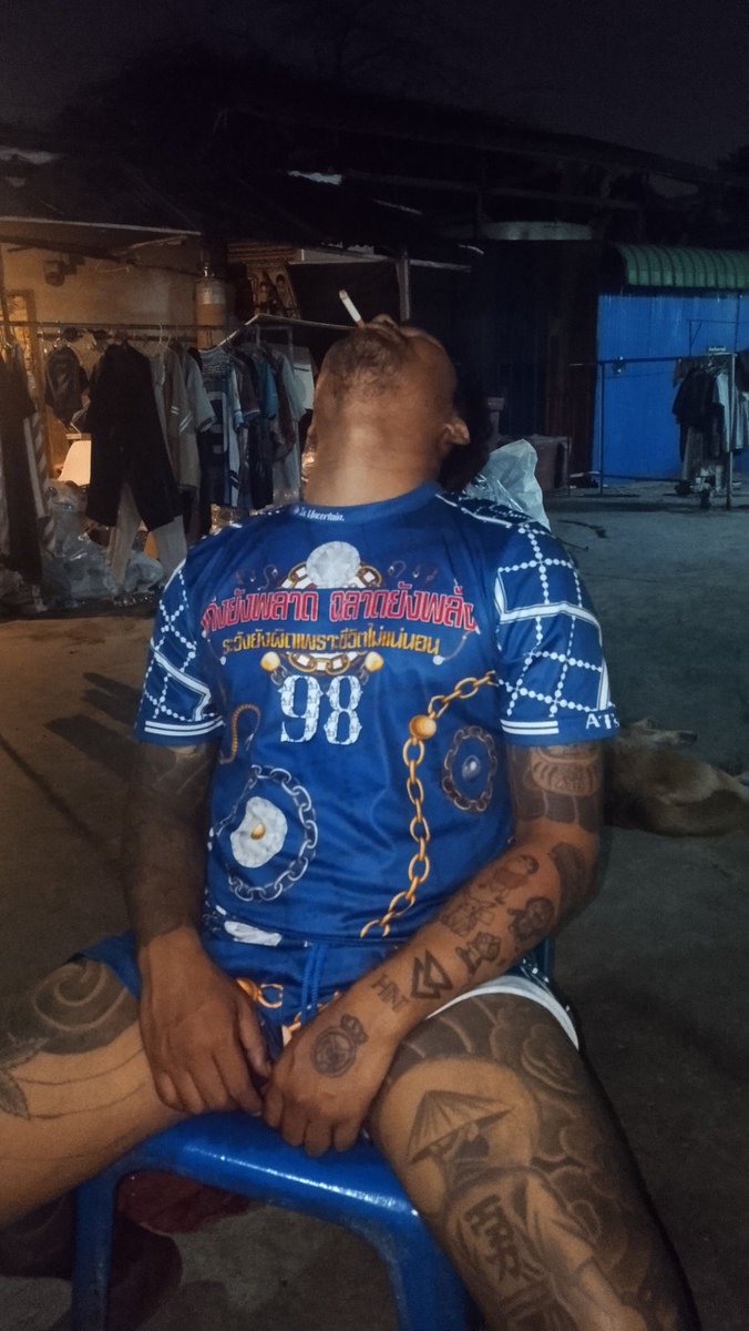 boy สักยันต์เสนห์ สวิงหญิง ฝั่งมุก หำฉีด สักควย tweet media