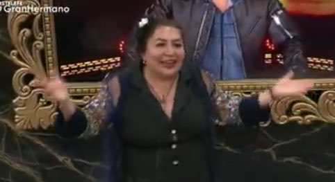 chismetologa tweet media