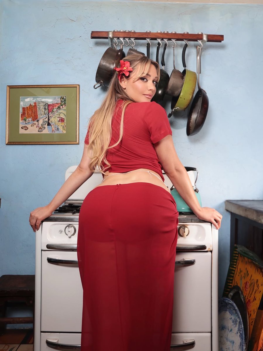 Bi_curious tweet media