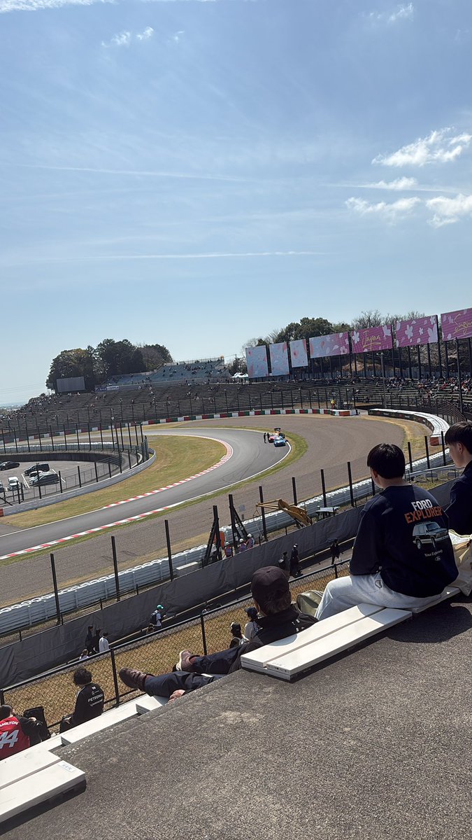 tamokoro's tweet photo. 今年は芝は燃えないよな。
グランドエフェクトじゃないから https://t.co/7gt9yXsx9Z
