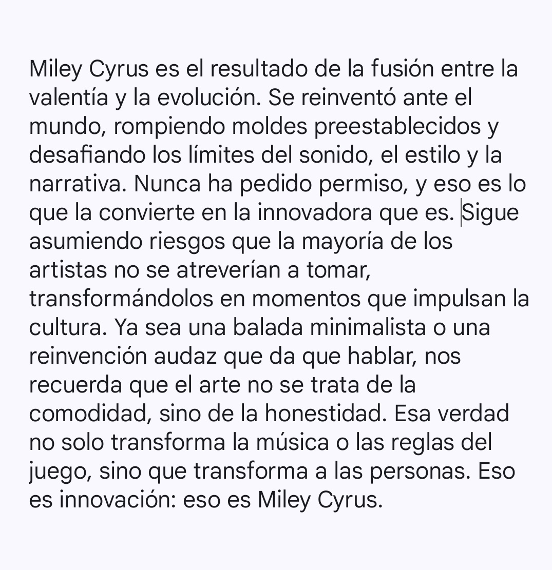 milesangels's tweet photo. me dejó emocionadísima el discurso de lainey wilson presentando a miley con el innovator award porque describe perfectamente su legado https://t.co/Ae16jG0w8s