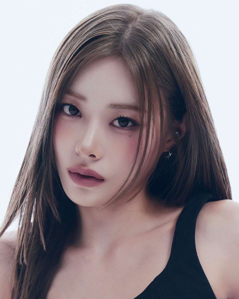 ttlogs's tweet photo. yerin announced she will be participating as a runway model at 26 f/w fashion code on march 27, 2026. she will be modeling for the brand, dobb.
#I_MET_U #SIMYERIN #YERIN
#μμ΄λ©§μ #μ¬μλ¦° #μλ¦°
#TIMETURNER #νμν°λ
@official_IMETU https://t.co/fwKcY2y1xp