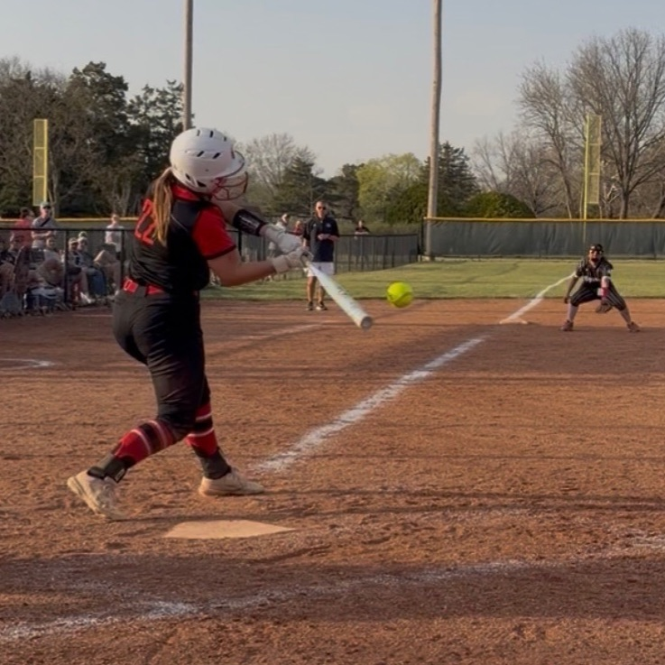 OHSActivities's tweet image. Cyclones Varsity Softball get a split tonight in Emporia: 
Gm 1: Ottawa 19 - Emporia 3
Gm 2: Ottawa 3 - Emporia 4
The Cyclones will get back on the field on Tuesday @ Ft. Scott
#CyclonePride