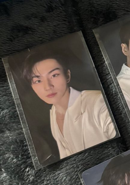 j —⋆⋆ tweet media