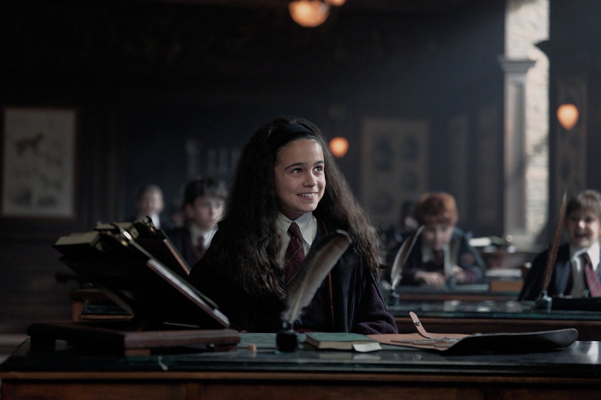 potterbrasil's tweet photo. Novas imagens da série "Harry Potter. - Parte 4 #HarryPotter #HarryPotterBrasil #HarryPotterHBO. https://t.co/40ffAqOsn5