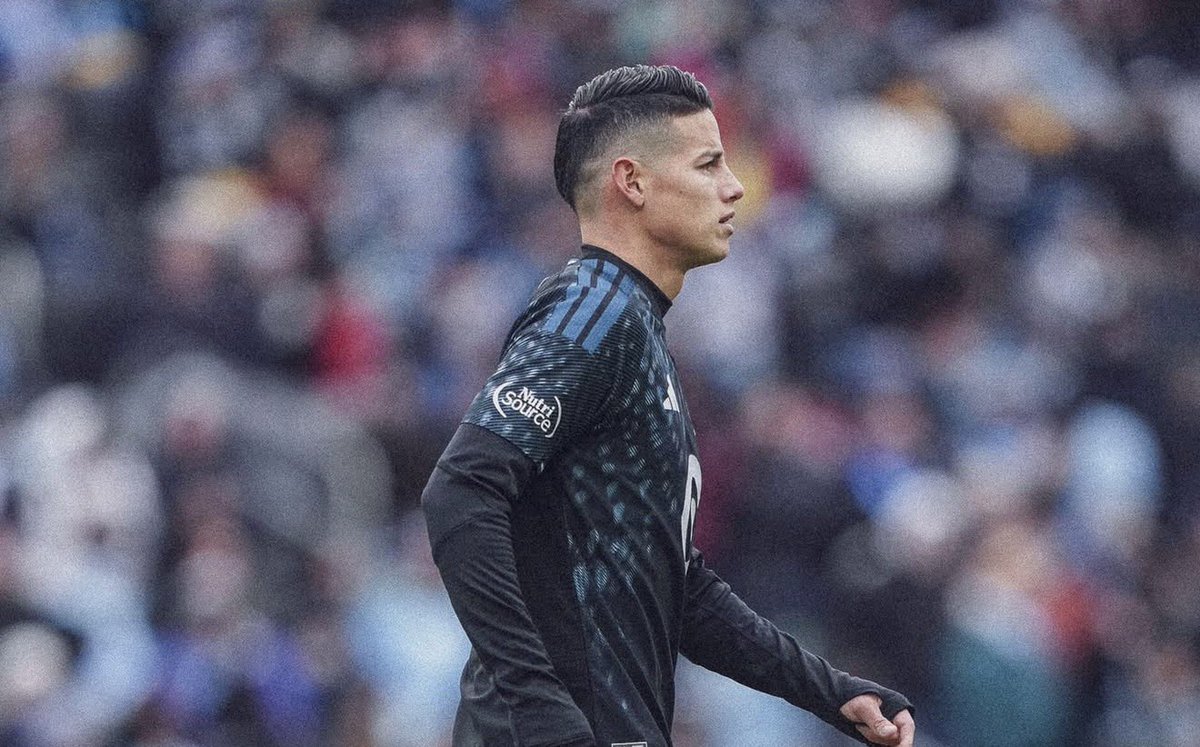 𝑺𝑨𝑵𝑻𝑰 :D tweet media