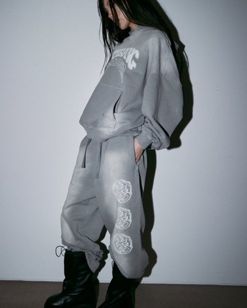 DAECHVlTA's tweet image. buying this set i #FEAR