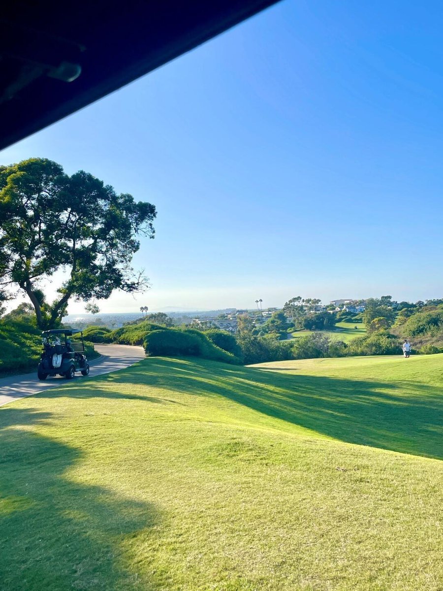 darealmariii's tweet image. ⁨Holding the golf club, my heart is as calm as still water. Golf is not just a sport, but a way of life.⁩
#PeacefulMind #GolfVibes #SimpleLife