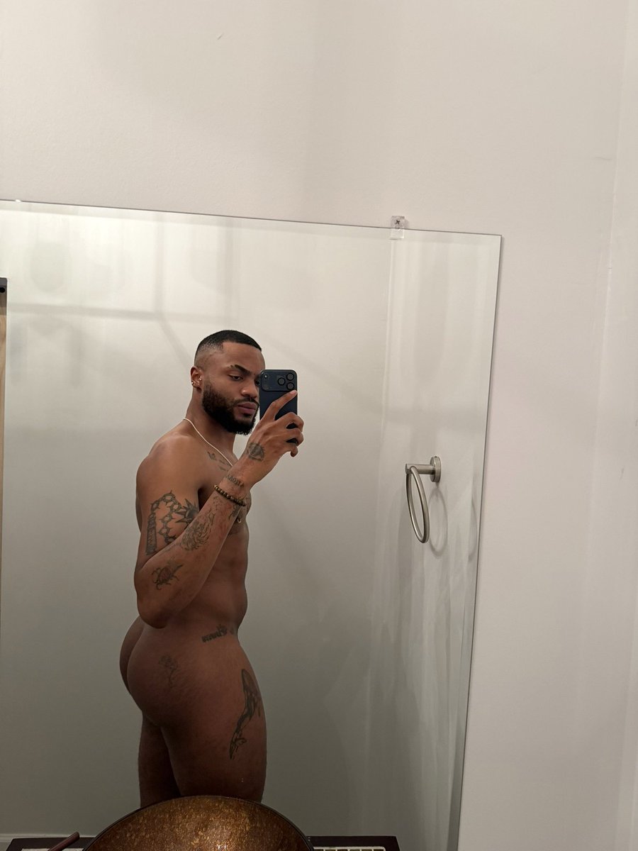 beau🐊 tweet media