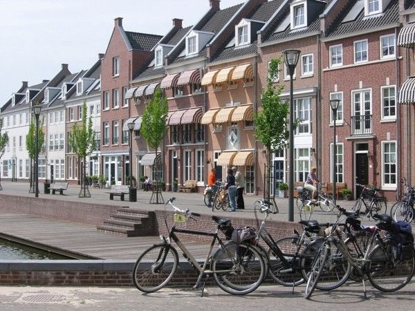 NeoTraditional Architecture Memes tweet media