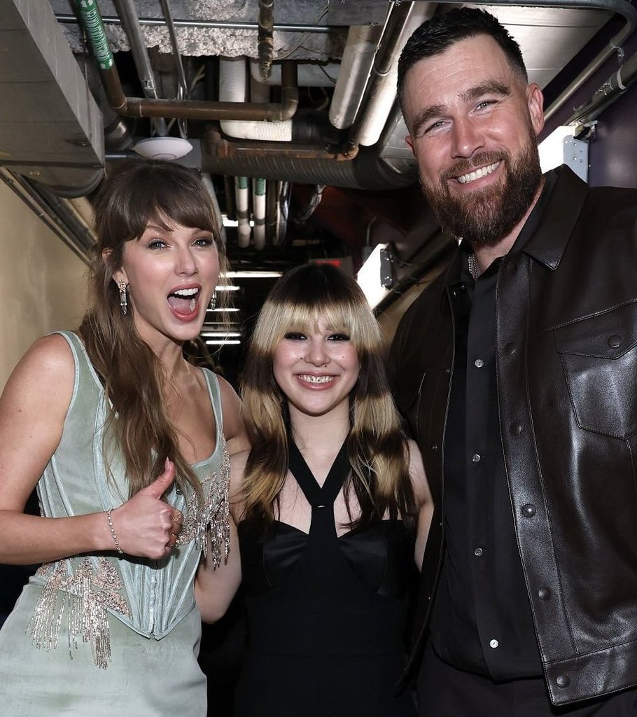 Taylor Updates Italia tweet media