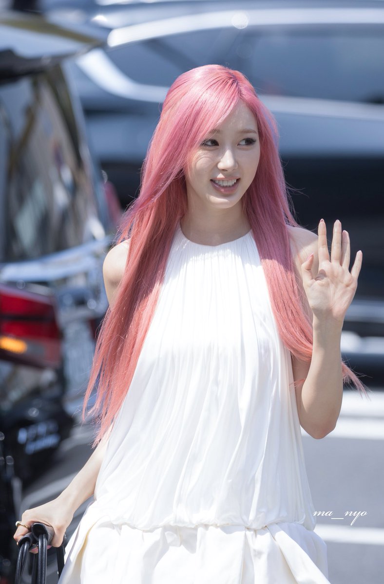 GiselleMuseum tweet media