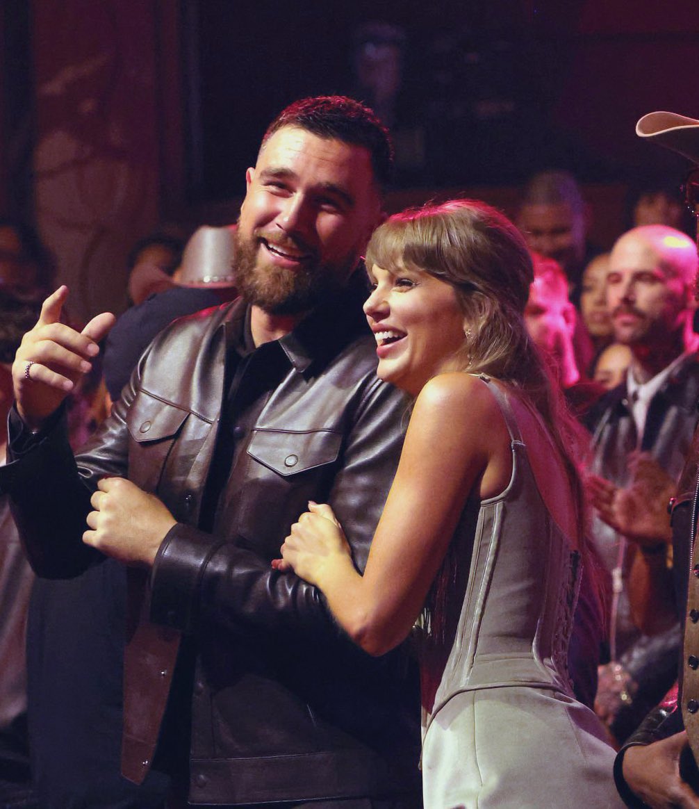 Taylor Updates Italia tweet media