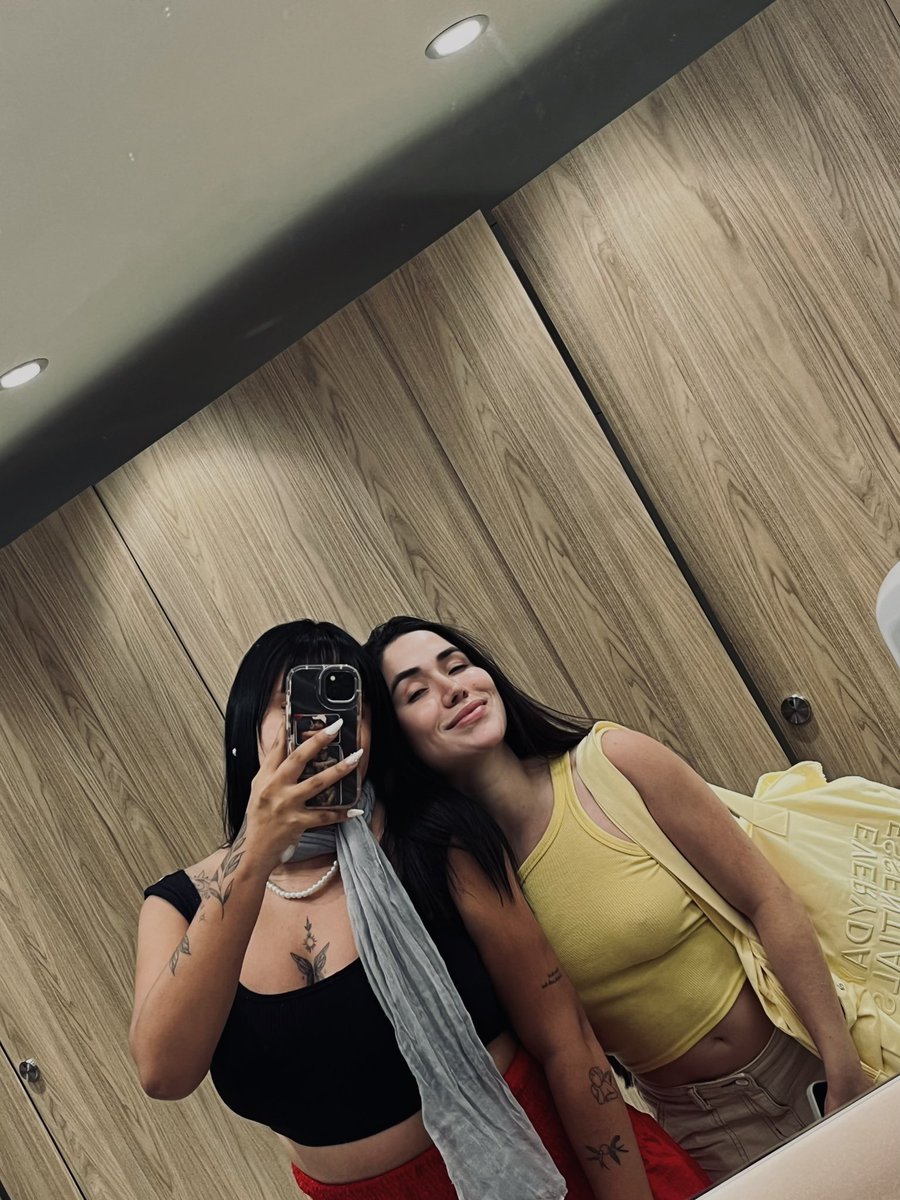 Lugonclvs1's tweet photo. 3 anos depois KKKK @maria_venture https://t.co/oGyJuqMy2d