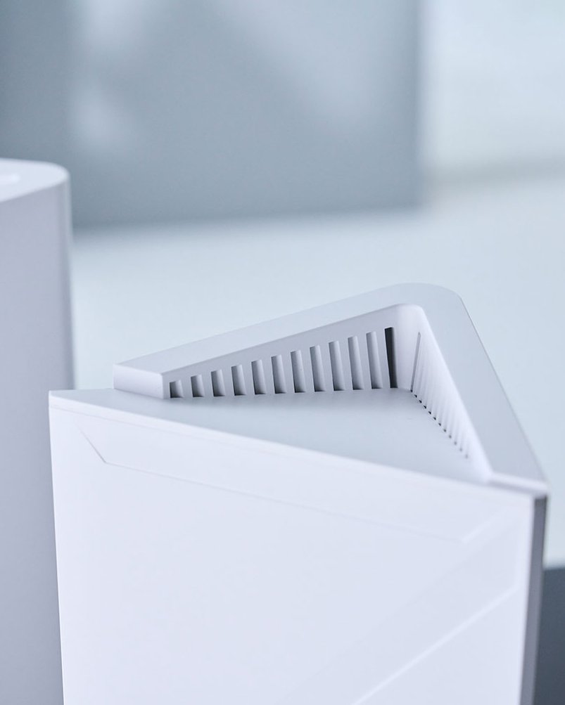 msigaming's tweet image. When it comes to a minimal, clean, and sophisticated interior, Roamii BE Pro is the ultimate missing piece!✨
With Roamii BE Pro, you can finally enjoy both a beautiful home and a powerful connection all at once😌

#WiFi7 #Roamii #MESH #HomeNetwork #Router