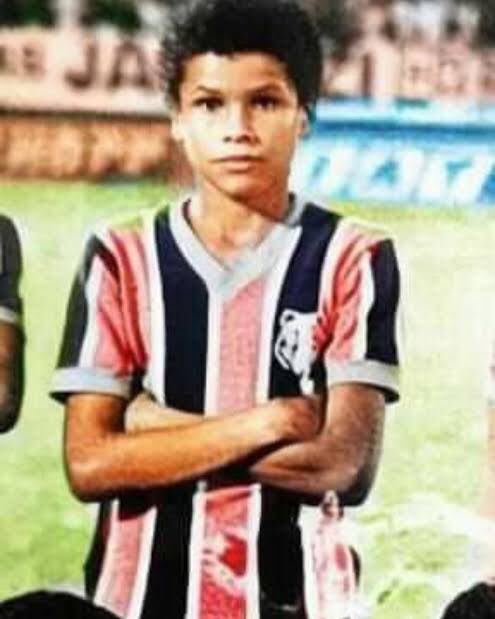 Noite de Copa tweet media