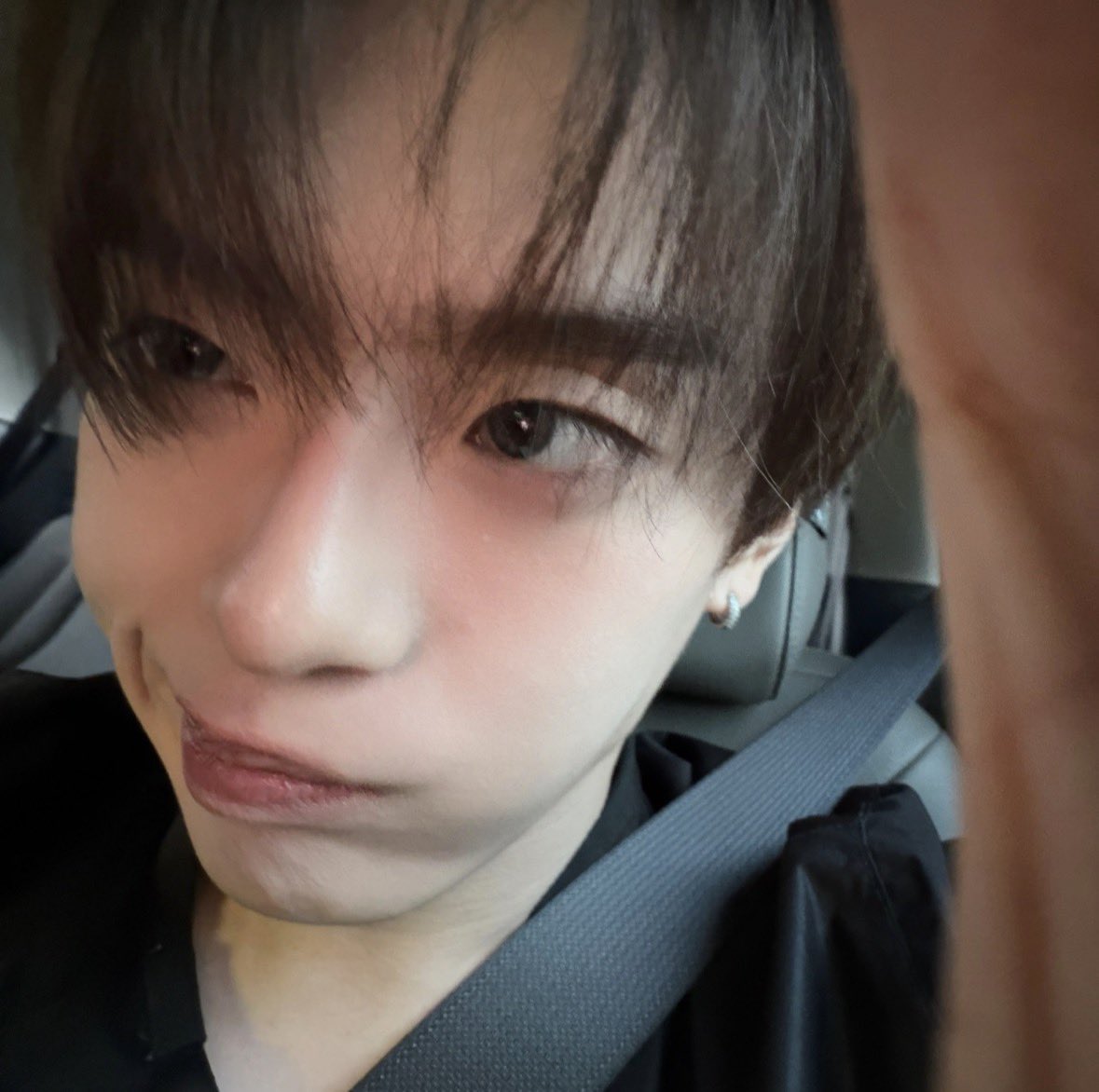 유강민 얼굴 tweet media