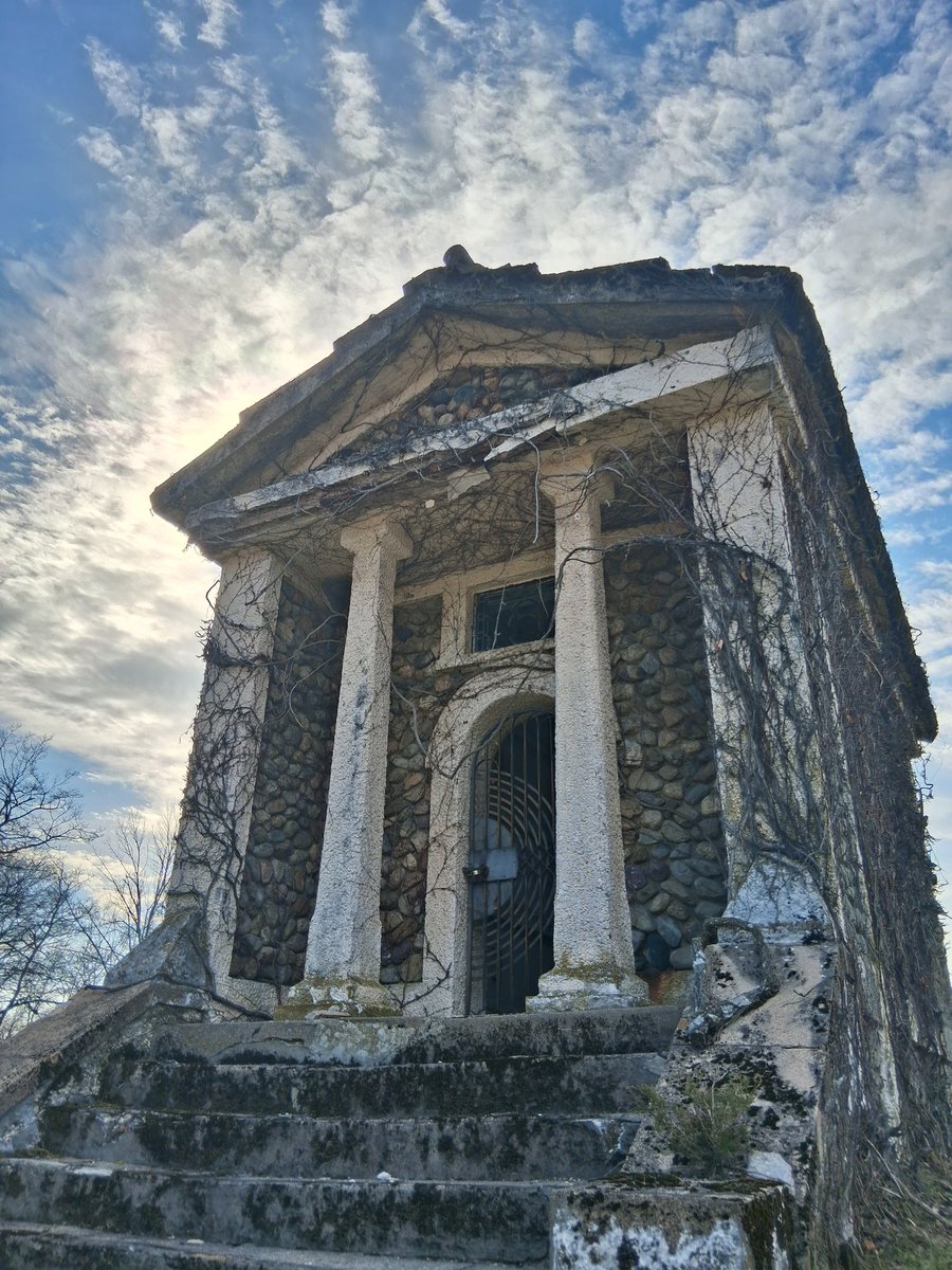 Lee Andrew Forman tweet media