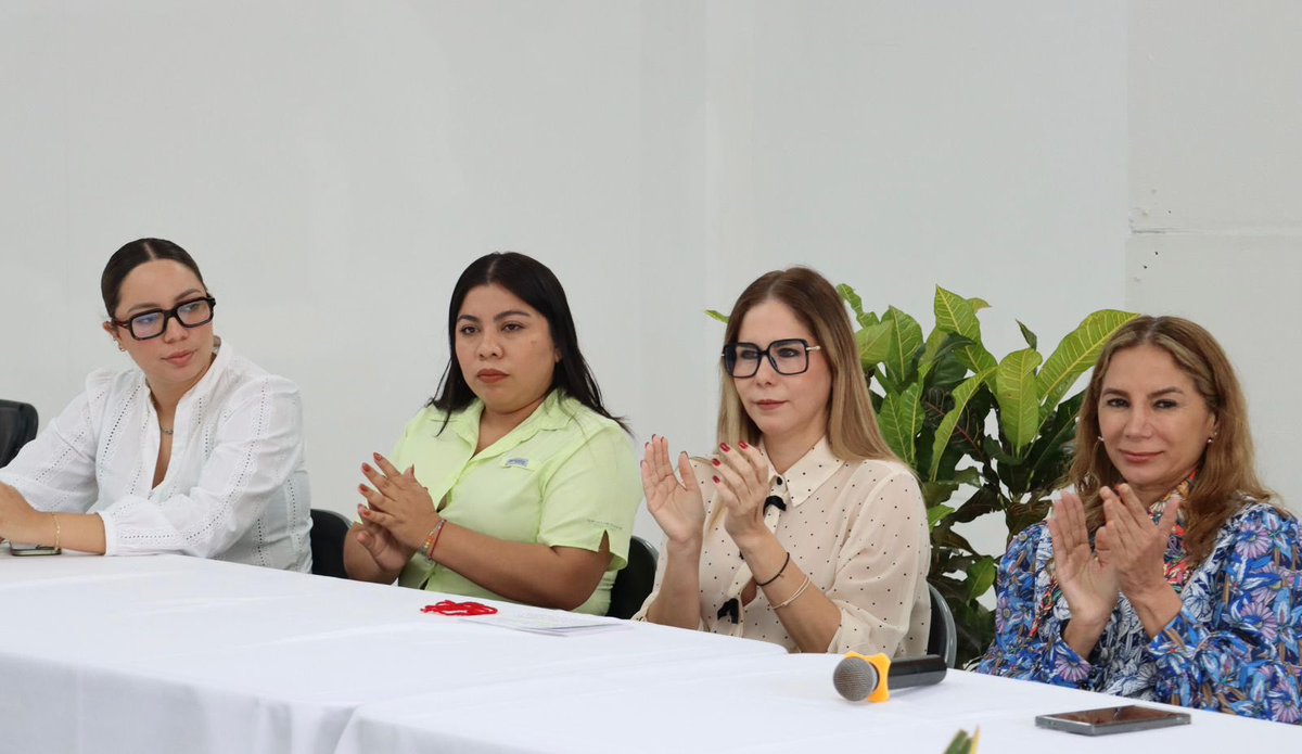 En el marco de marzo, mes en el que se conmemora el Día Internacional de la Mujer, la Magistrada del Tribunal Superior de Justicia, Elena Esmeralda González Flores, impartió la conferencia “Justicia Laboral con Perspectiva de Género”.

#JusticiaConPerspectivaDeGénero