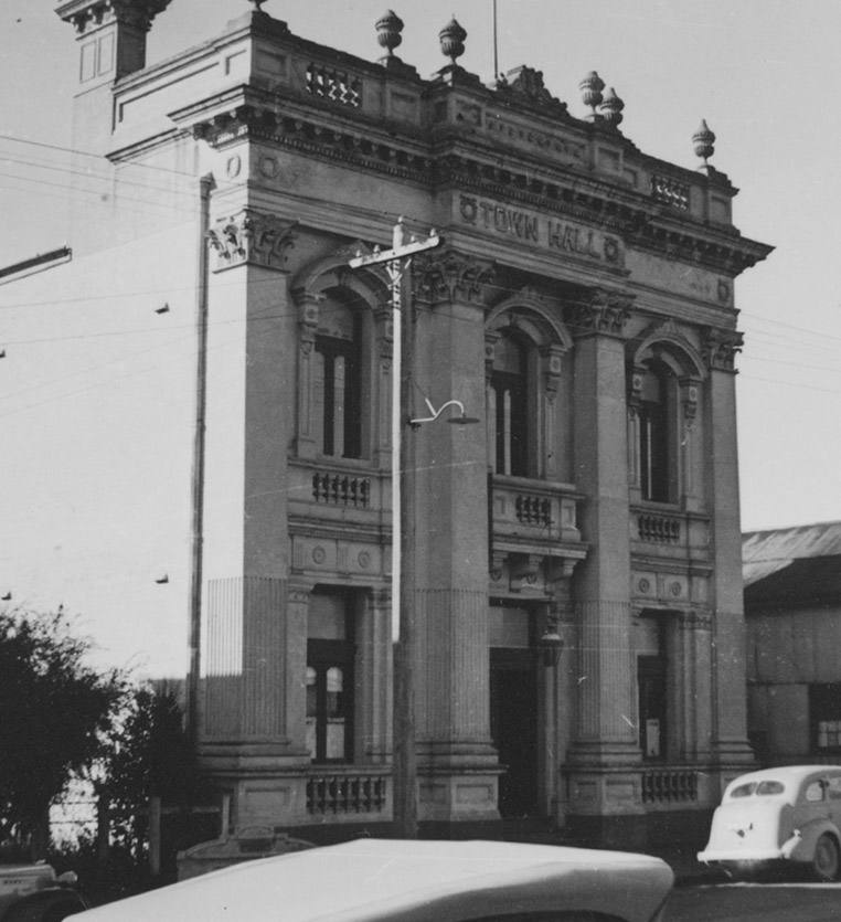 DystopiaNow! tweet media