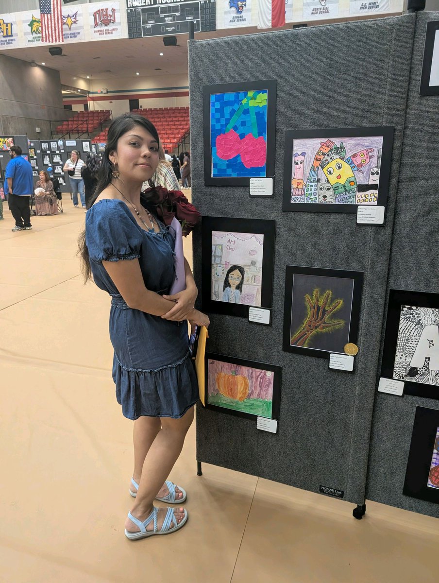 BurgessKad44577's tweet image. I was thrilled to see @WMGreenFWISD student art at the #FWISD Art Exhibition tonight because the best schools find a way to showcase student excellence in core content &amp;amp; the arts! Shout out to the Art Teachers like Ms. Lopez who tap into this! @CortezLupe1