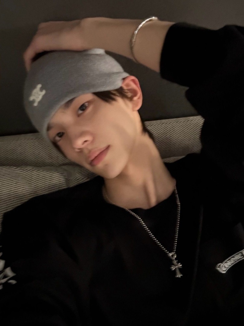 selfolssi ♤ tweet media