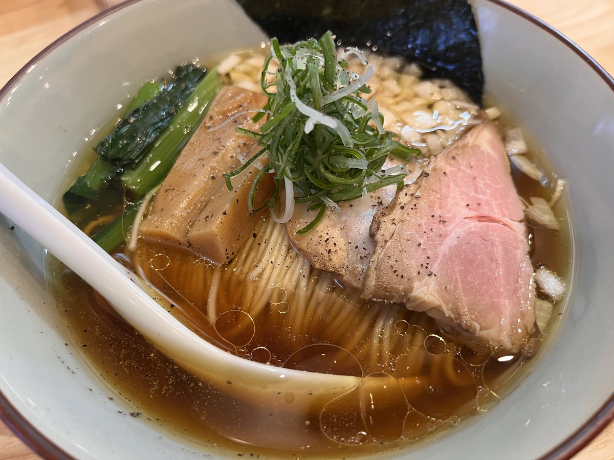 にょす tweet media