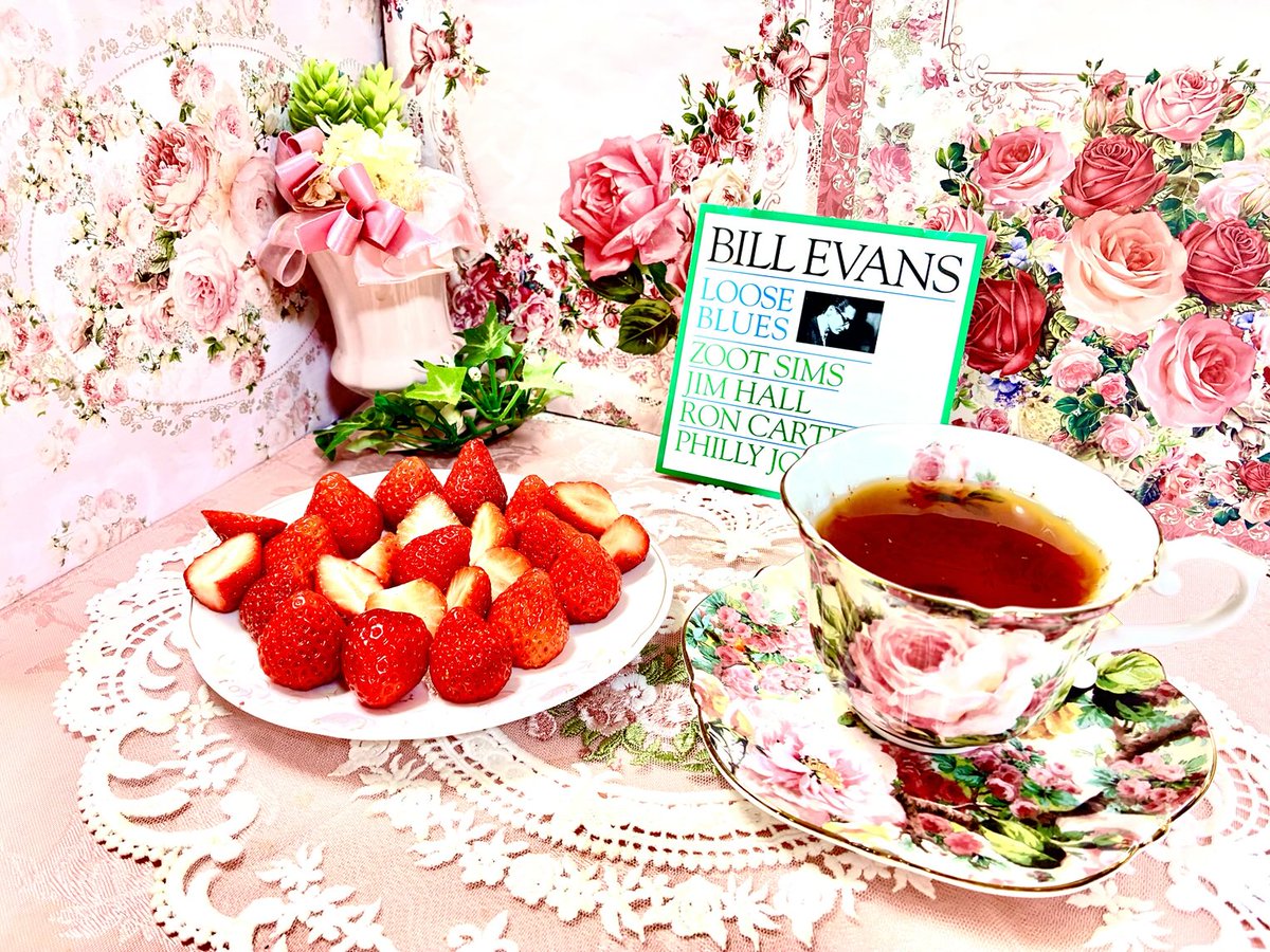 ともこ tweet media