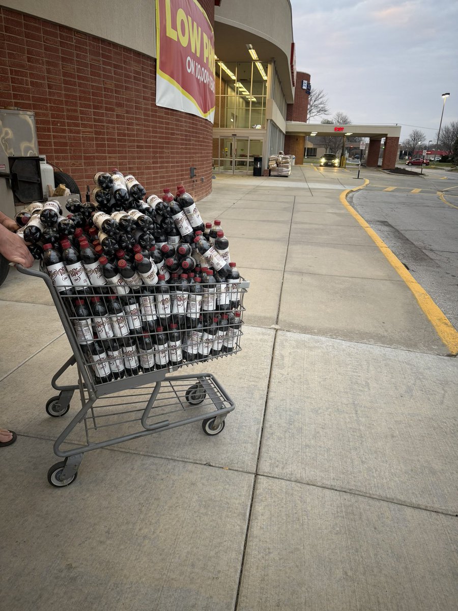 Lev ✩ Pineapplepilled tweet media