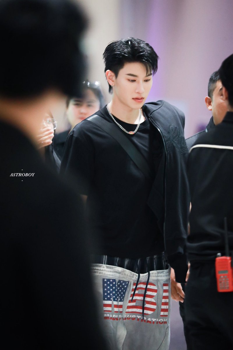 - 𝘈𝘚𝘛𝘙𝘖𝘉𝘖𝘠 - tweet media