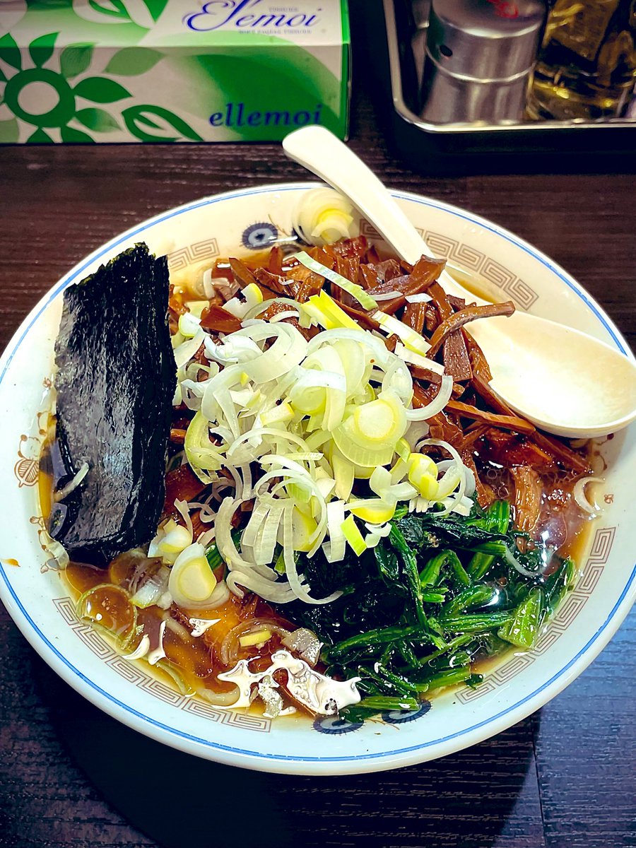 トラビス tweet media