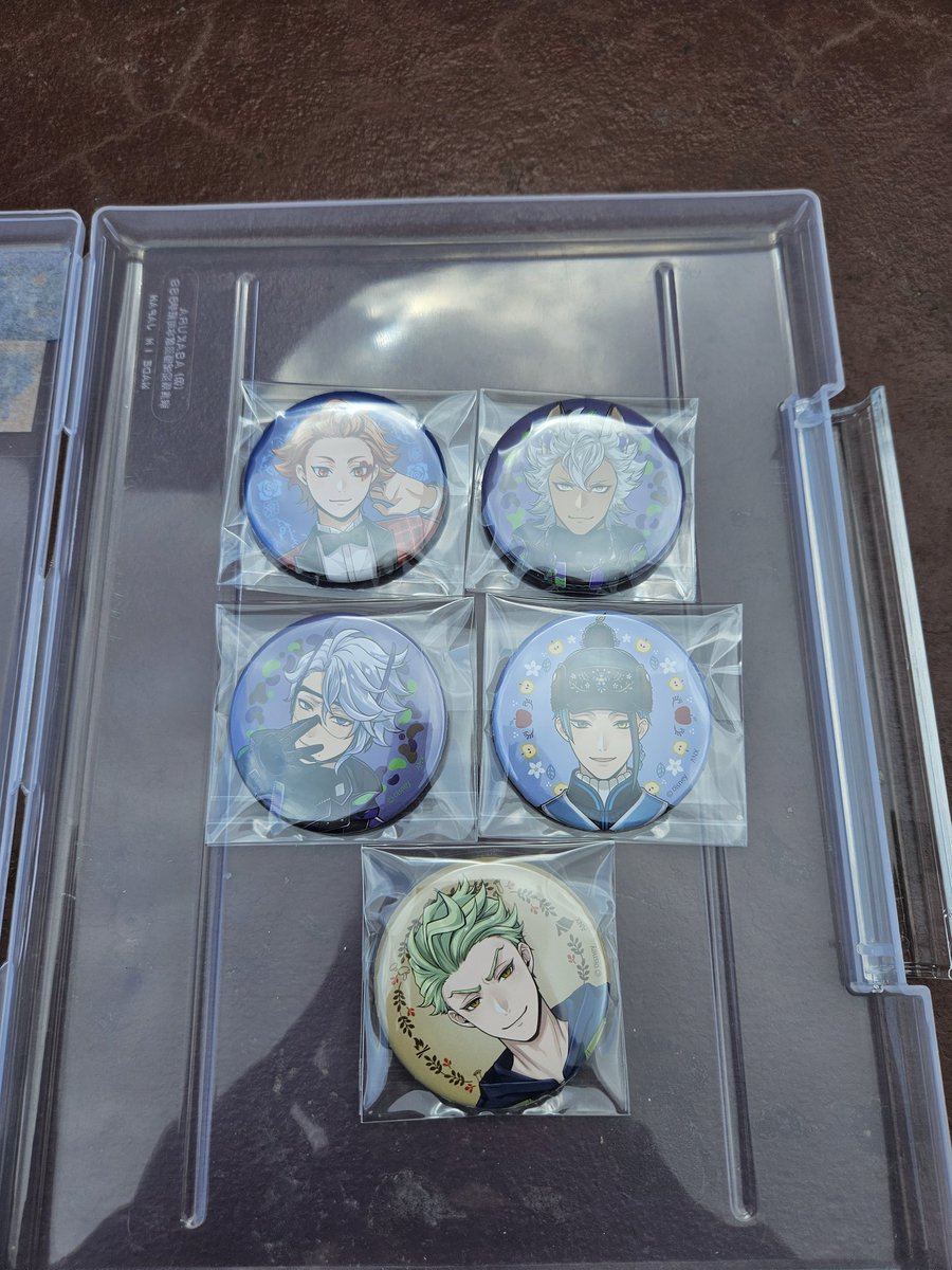 akurosu1471's tweet photo. ツイステ 展 ランダムカード 缶バッジ 交換 譲渡
譲)リドル·エース·ケイト·トイレ·ラギー·○ジャック·アズール·ジェイド·フロイド·カリム·ジャミル·ヴィル·ルーク·エペル·イデア·マレウス·リリア·○セベク
求)カード·缶バッジ:レオナ
~16時頃まで現地付近におります。
よろしくお願いします。 https://t.co/RM40z3GaKq