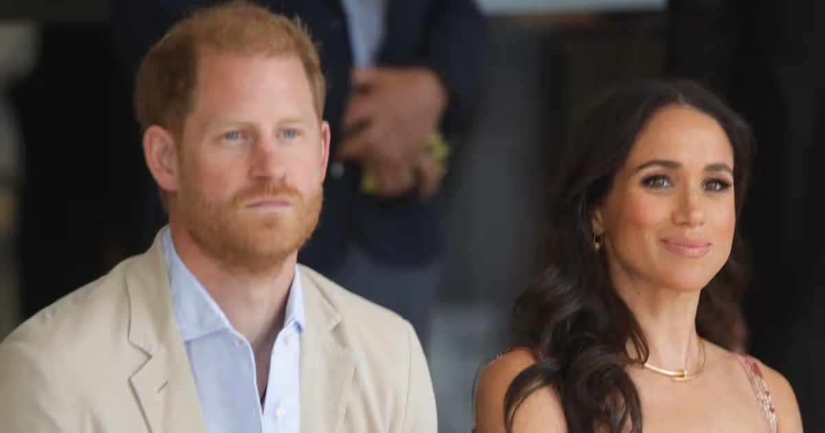 The Mirror tweet media