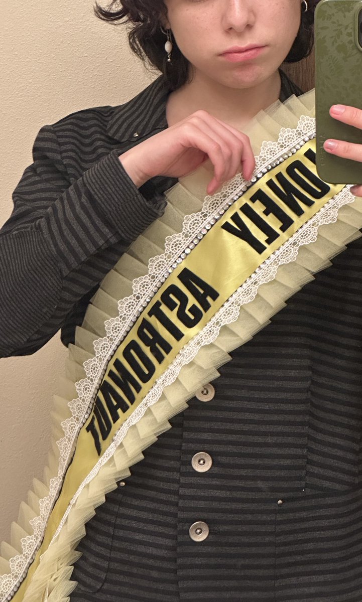 elaine | misses billie | HAYTOUR | gelphie is real tweet media