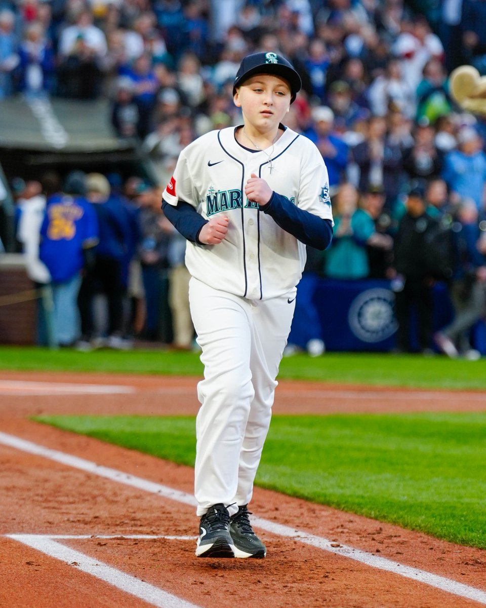 T-Mobile Park tweet media