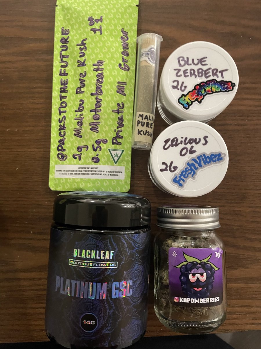 packstothefuture tweet media