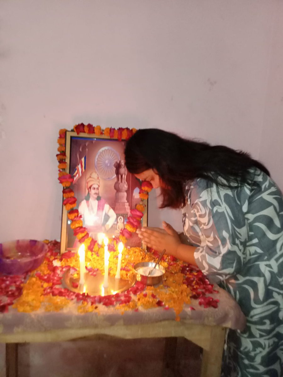 BhawnaMaur69775's tweet photo. सम्राट अशोक एक ऐसे राजा थे जिन्होंने शक्ति से ज्यादा शांति, धर्म और मानवता को महत्व दिया। इसलिए वे इतिहास में एक महान और आदर्श शासक माने जाते हैं।
         
             ⚔️जय सम्राट ⚔️ https://t.co/q4rqgtRe0h