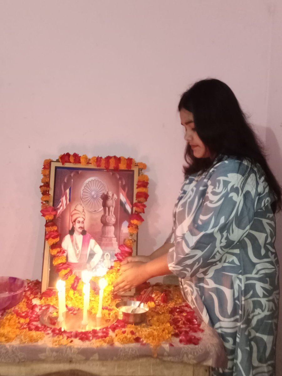BhawnaMaur69775's tweet photo. सम्राट अशोक एक ऐसे राजा थे जिन्होंने शक्ति से ज्यादा शांति, धर्म और मानवता को महत्व दिया। इसलिए वे इतिहास में एक महान और आदर्श शासक माने जाते हैं।
         
             ⚔️जय सम्राट ⚔️ https://t.co/q4rqgtRe0h