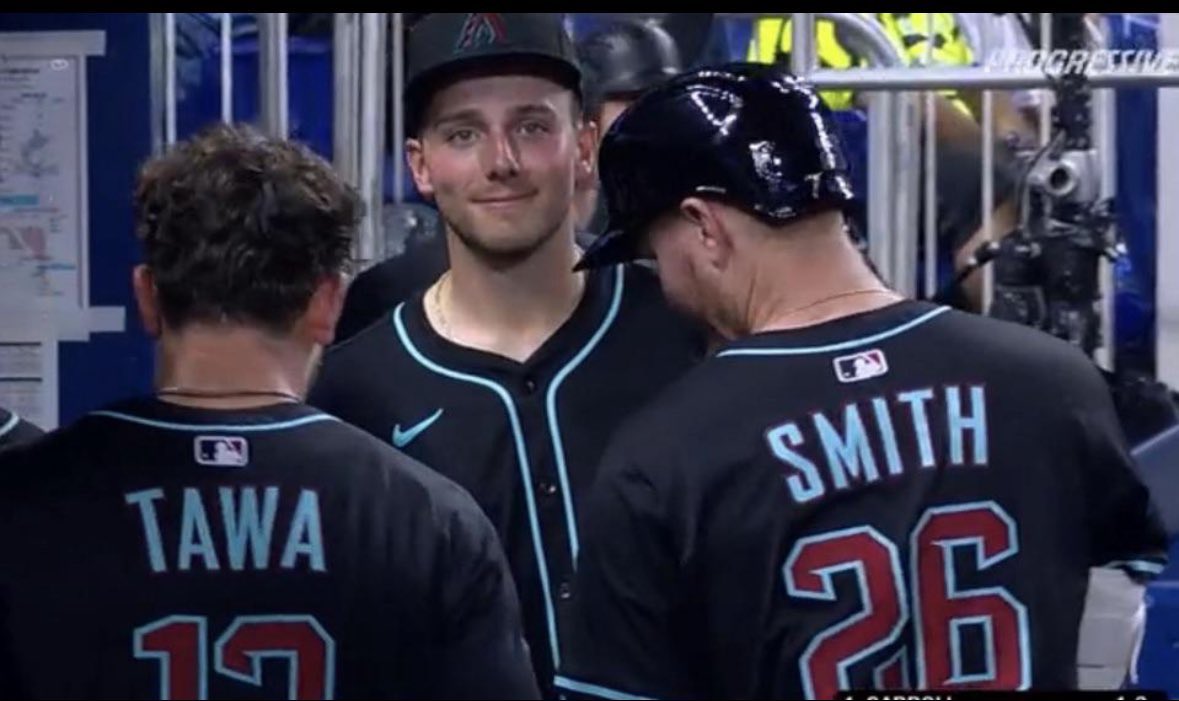 nikiana 🐍 opening day! tweet media