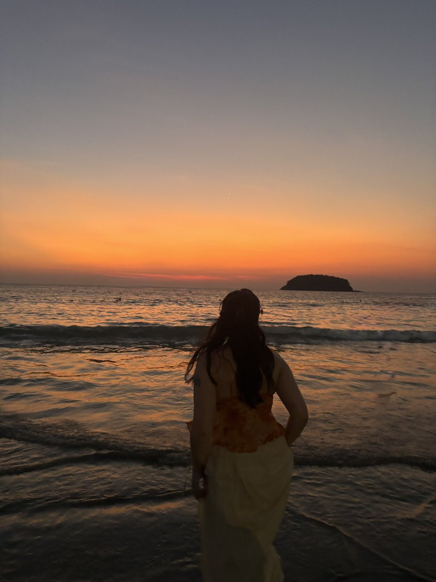 IatedeviI's tweet photo. 🌴 🌺 https://t.co/ksiFh5ojaf