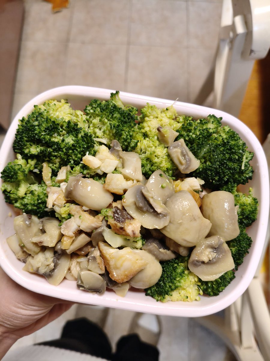 Maylover__'s tweet photo. health? https://t.co/wmnTpeTb4e