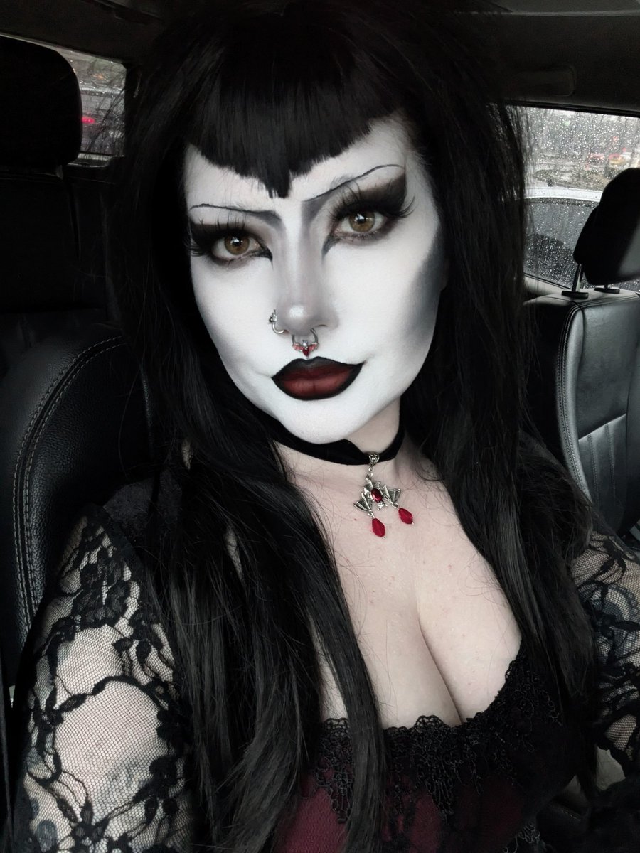 𝔳𝔞𝔪𝔭𝔦𝔯𝔦𝔠 𝔠𝔢𝔫𝔬𝔟𝔦𝔱𝔢 ♱ tweet media