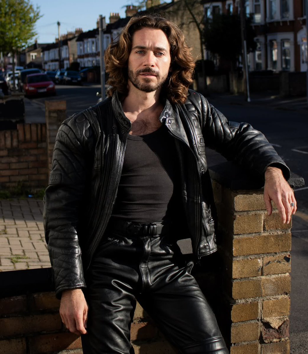 mariolcyrus's tweet image. Dean Coach #blackleatherjacket #leatherjacket #jacket #blackjacket #fetish #leatherjacketfetish #leather #leathermen #leatherman #instagram #men #clothes #menclothes