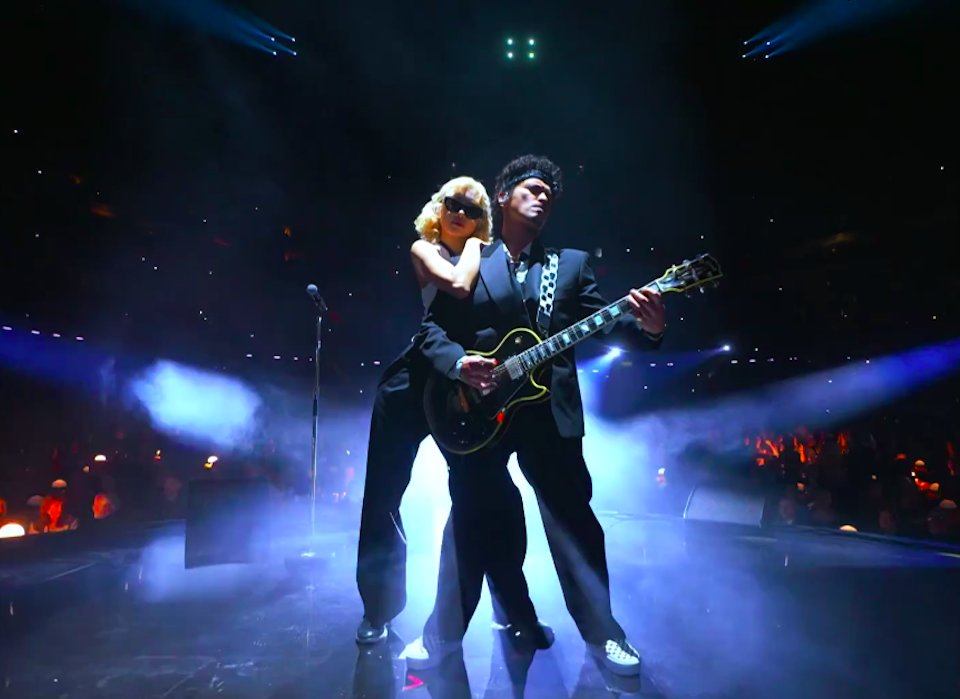 ROSÉ BASE tweet media