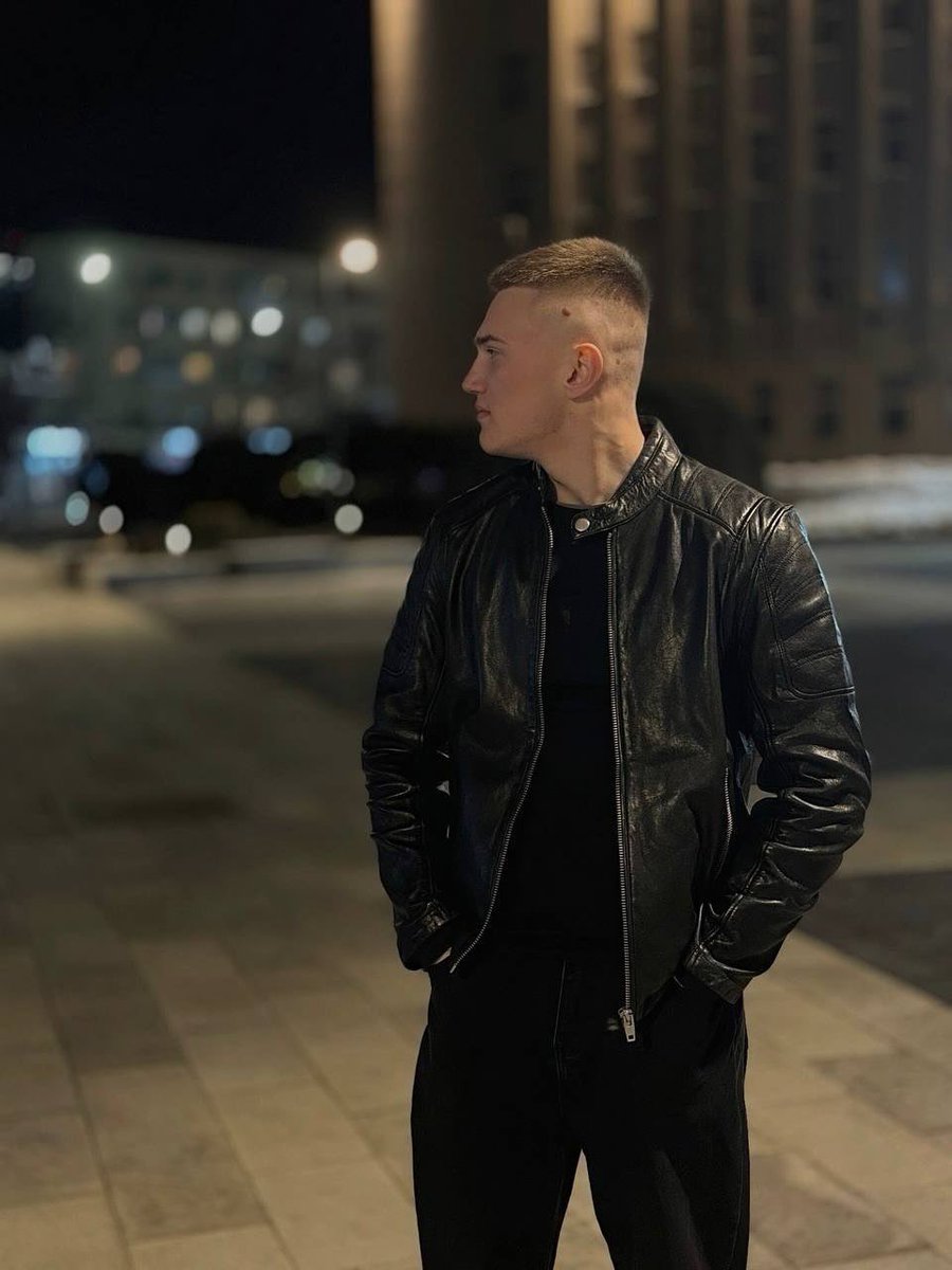 mariolcyrus's tweet image. Golovacev #blackleatherjacket #leatherjacket #jacket #blackjacket #fetish #leatherjacketfetish #leather #leathermen #leatherman #instagram #men #clothes #menclothes